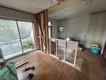 カウンター壁造作