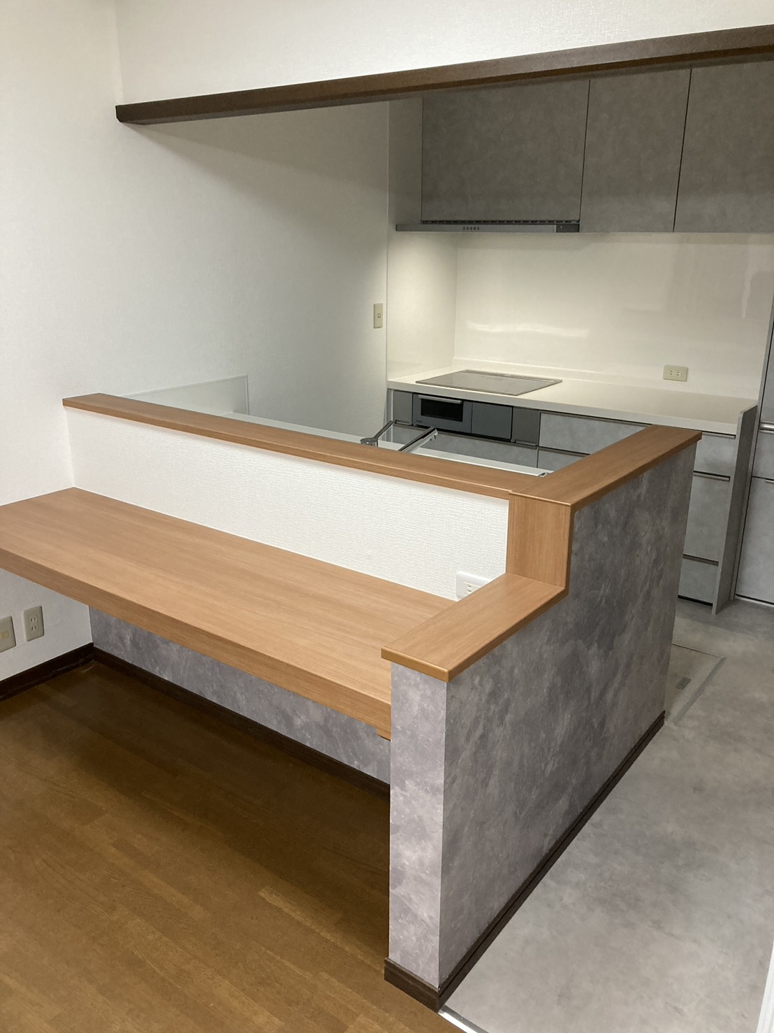 造作カウンターの設置｜約7万円