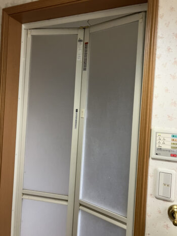 浴室ドア交換前