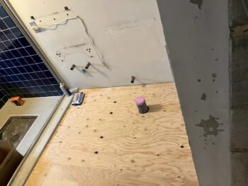 洗面所　床