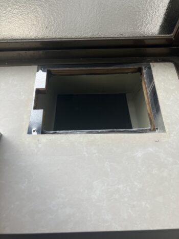 窓を外したところ