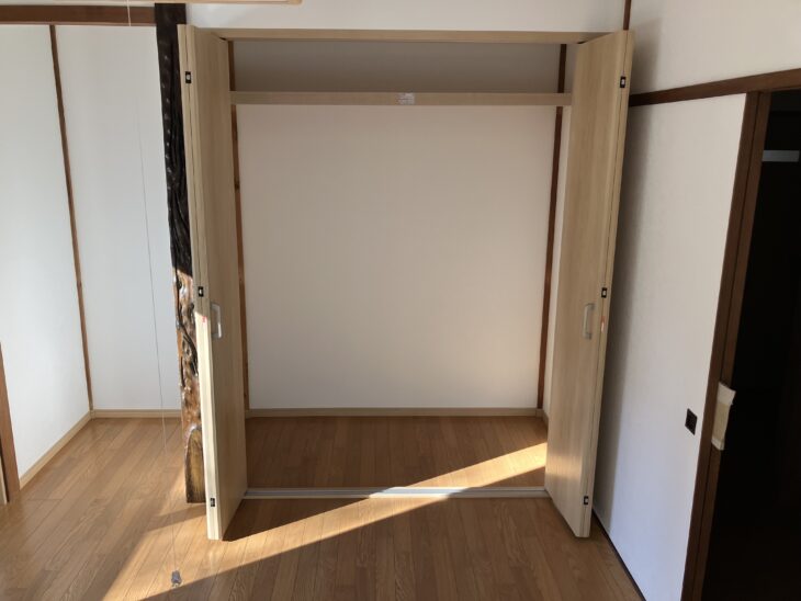 押し入れ　