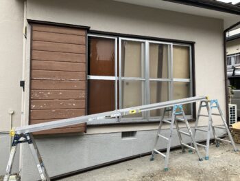 和室　窓　外から