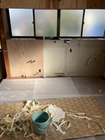 クロス貼り