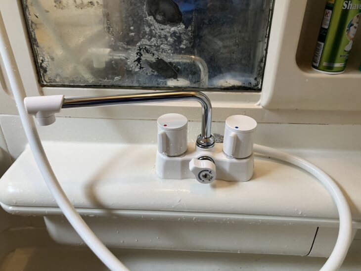 シャワー水栓