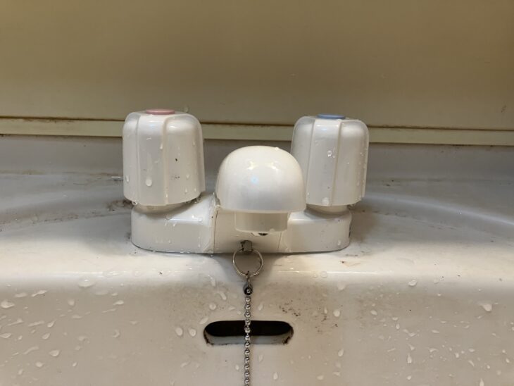 洗面の２ハンドル水栓
