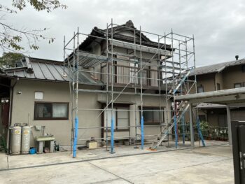 足場