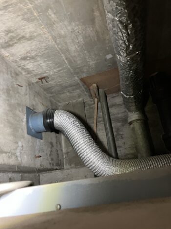 浴室の換気扇のダクト設置