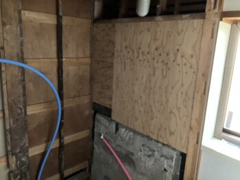 窓塞ぎ工事