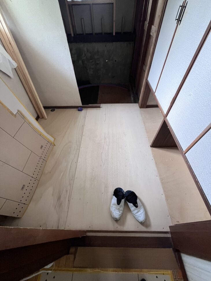 脱衣場床増し張り