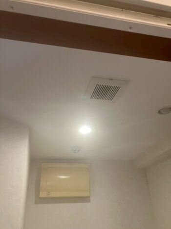 脱衣室換気扇交換前