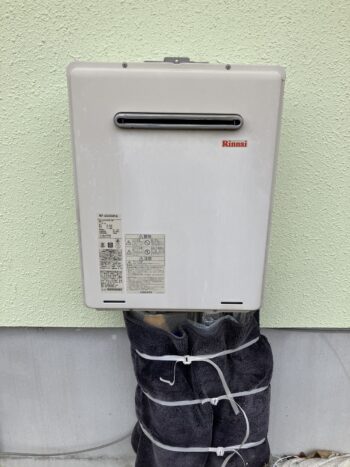 給湯器前
