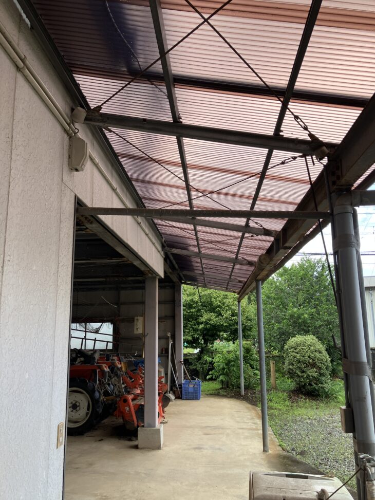 ポリカ波板張り替え