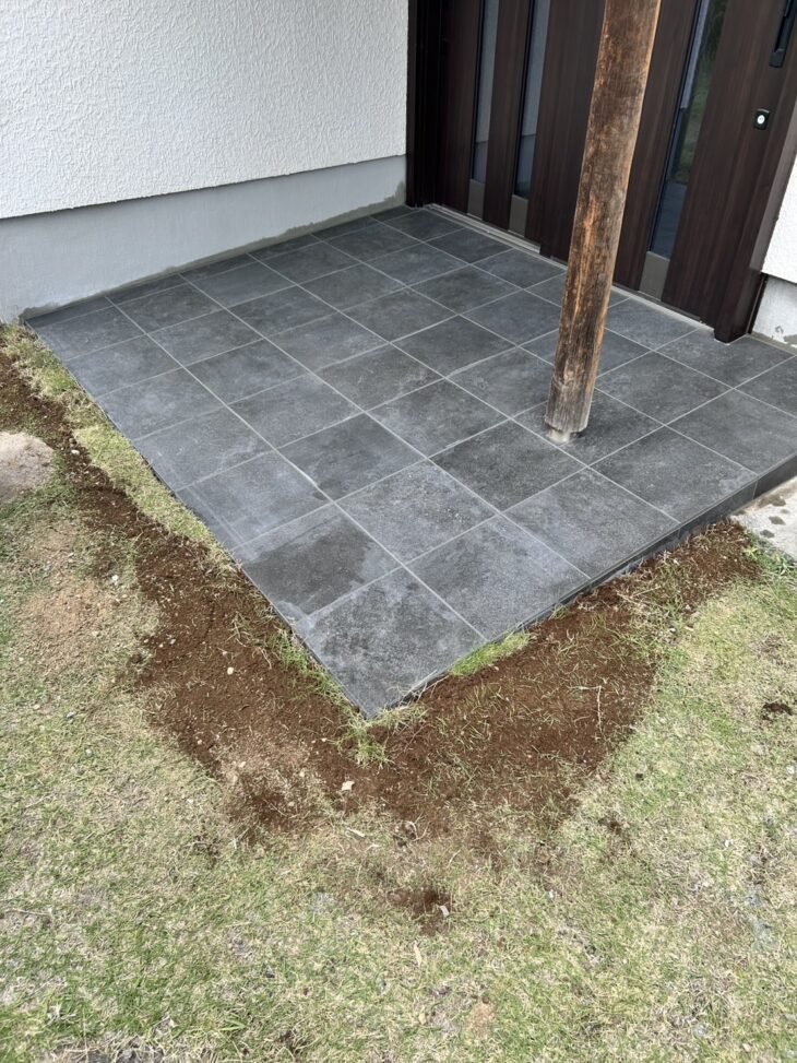 玄関タイル張り替え完了