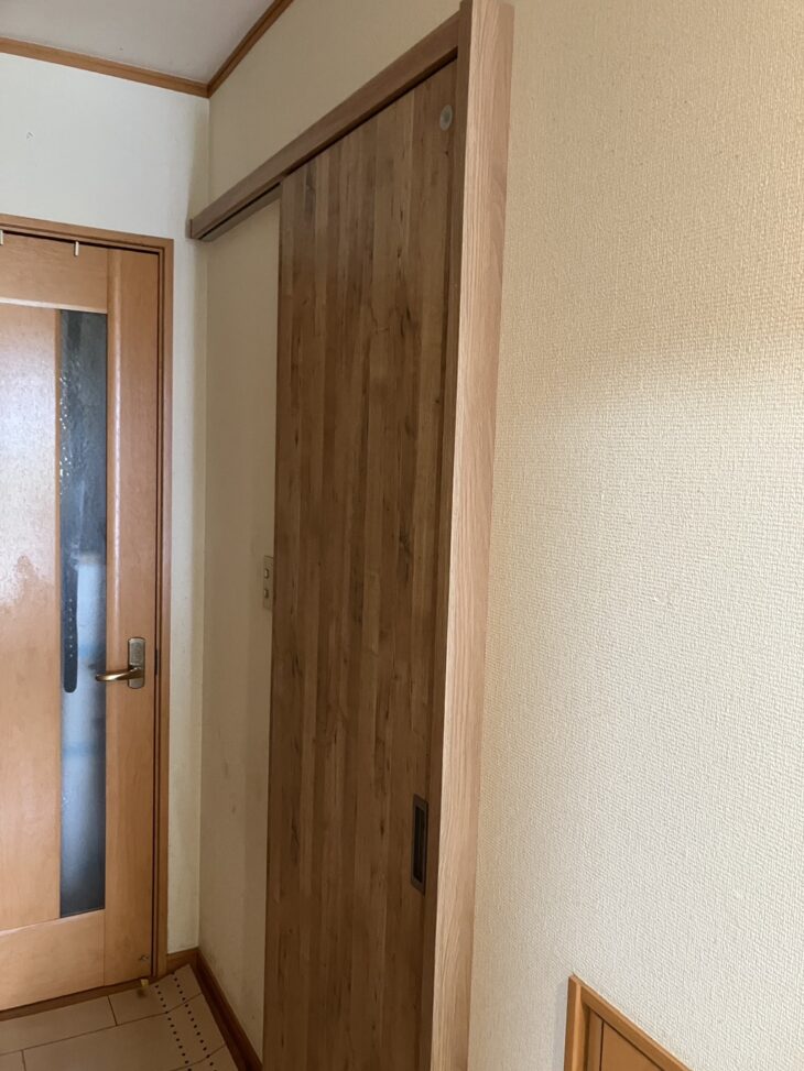トイレのドア交換