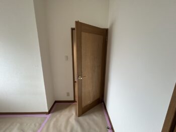 ドア