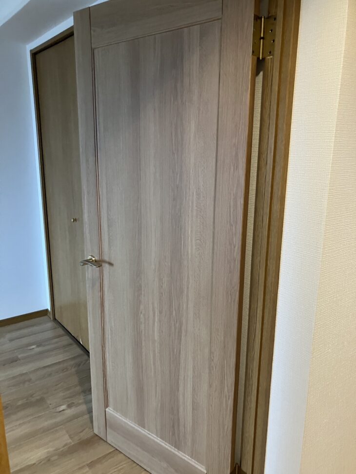 ドア