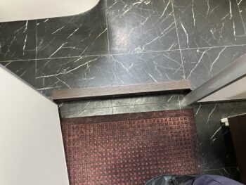 床の段差