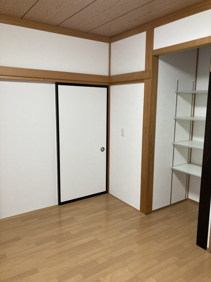 床の間をオープン収納に